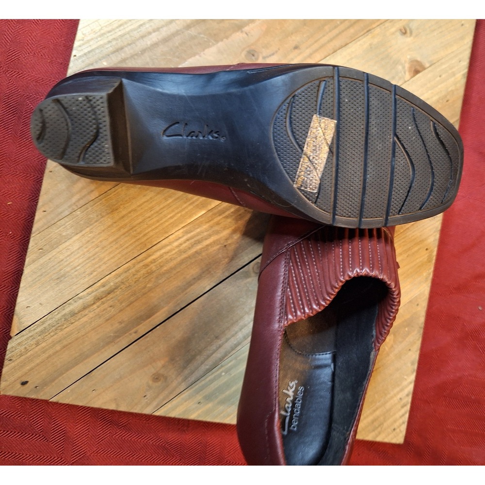 Clarks Bendables Burgundy Leather Pleated Vamp Block Heel Pumps Shoes Womens 8M - Picture 6 of 11